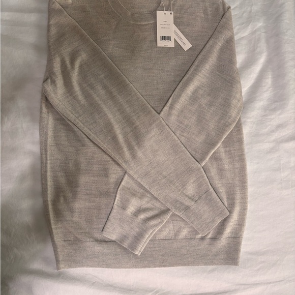 Vince Men's Soft Gray Crew Neck Sweater - Picture 2 of 5